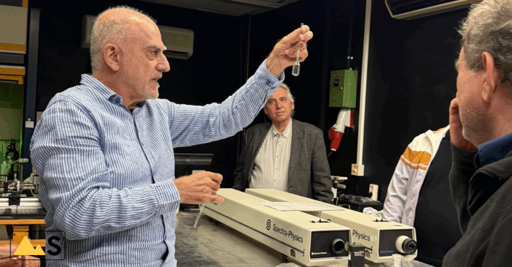 The group visited the Laboratory of High Temperature Physical Chemistry and Applied Molecular Spectroscopy. Credit: UPAT. All rights reserved.